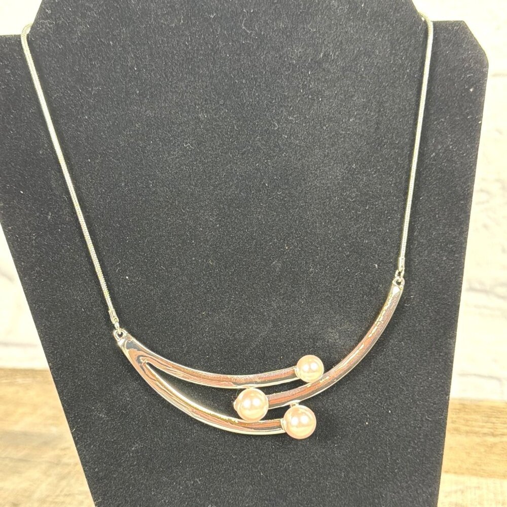 NWT White House Black Market Bib Necklace Goddess Pink Faux Pearl Silver Tone - Picture 13 of 13